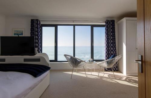 Selsey House | The Sea House - Ultimate Seafront Living & Sunsets