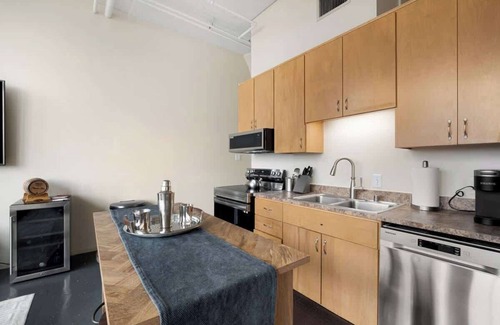 West Main Historic District Apartment | The Secretariat (Downtown Louisville w/River View)