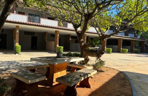 Pranburi Hotel | The shark resort ปราณบุรี