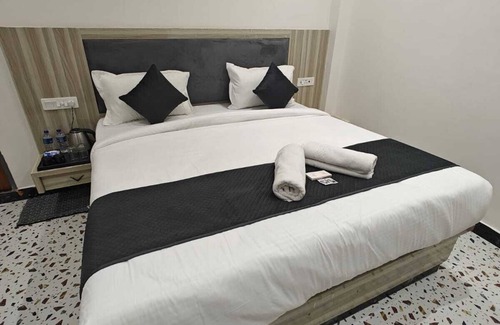 Ayodhya Hotel | The Shyama Grand Regency Ayodhya