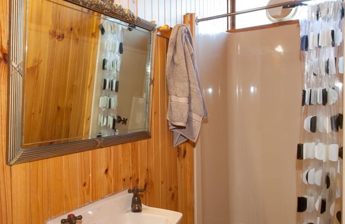 Langwarrin South Cabin | The Sixth Hole @Kanturk Country Retreat