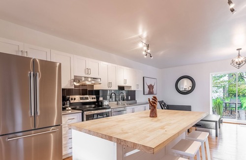 Saint Ferreol les Neiges House | The Ski Stop | Near Mont-Sainte-Anne | BBQ | Ski