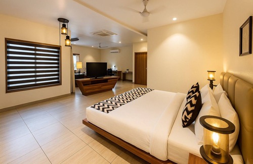 Baradia Hotel | The Sky Imperial Bapu’s Resort