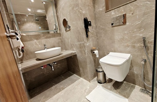 Jamnagar Hotel | The Sky Imperial Hotel Kailash