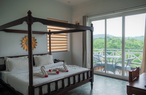 Kumbhalgarh Hotel | The Sky Imperial Pavoreal Jungle Resort