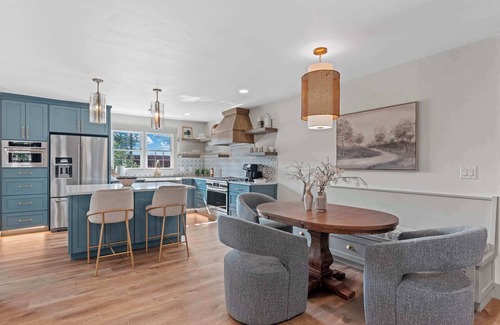 Fredericksburg House | The Smith Haus - Sleeps 12, Heated Pool, Game Room