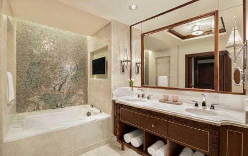 Downtown Cairo Hotel | The St. Regis Cairo