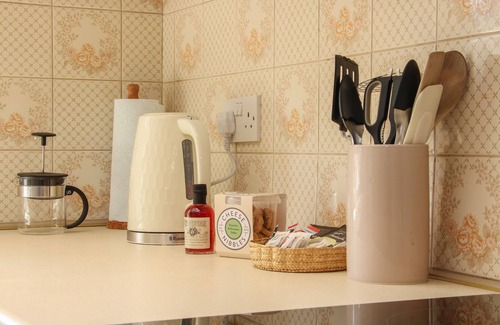 Eaton Mascott Cottage | The Stables