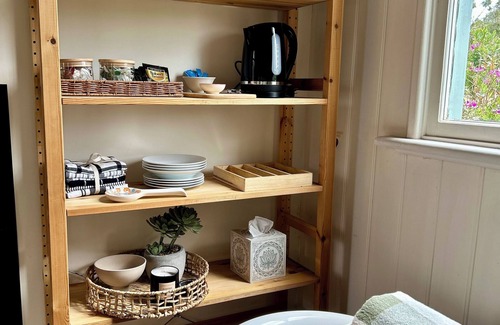 Yarck House | ‘The Storeroom’ Shop out front sleep out back! The Churches Yarck