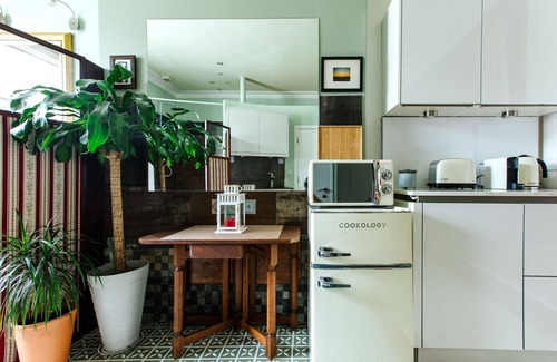 Pontcanna Apartment | The Suite, 82 Cathedral, Private Parking