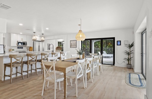 Biggar House | The Sunset Escape: Riverfront Elegance with Pool