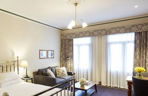 Cranbourne Hotel | The Terrace at The Settlement