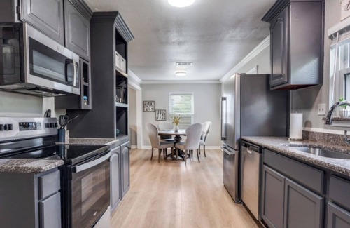 Roanoke House | The Texas Get-Away in Roanoke