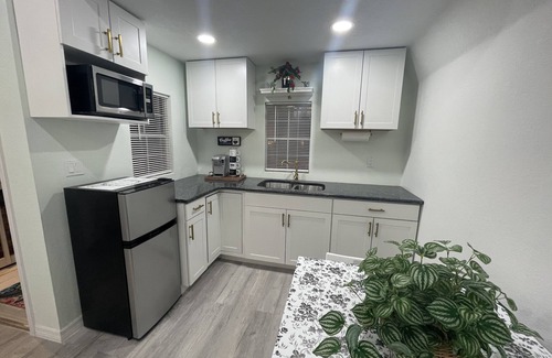 Altamonte Springs Bed & Breakfast | The Tiny Cottage in The Springs