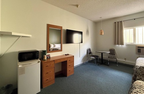 Lucky Lake Hotel | The Trail Inn Lucky Lake SK