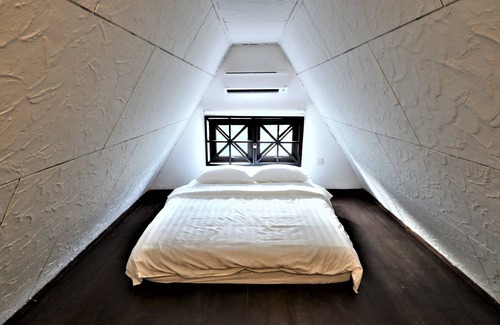 Taman Istana House | The Tudor