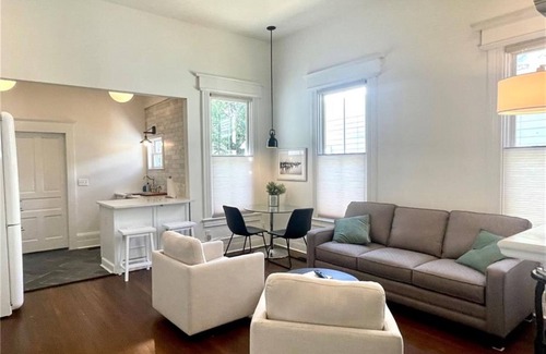 Brunswick Apartment | The Victoria House - 150 Years Old!