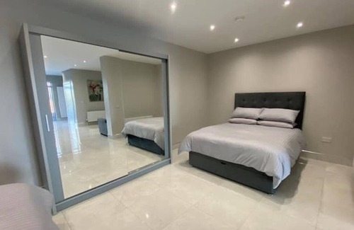 Newry Apartment | The View Apartment 2 - Luxury Open Plan Apartment with City Views