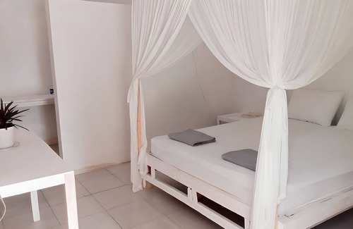 Rua House | THE VILLAGE INN Rua Beach