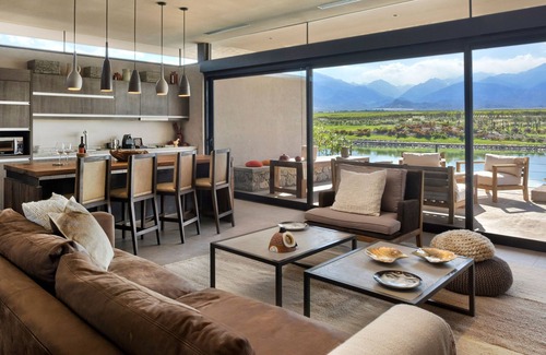 Vista Flores Hotel | The Vines Resort & Spa