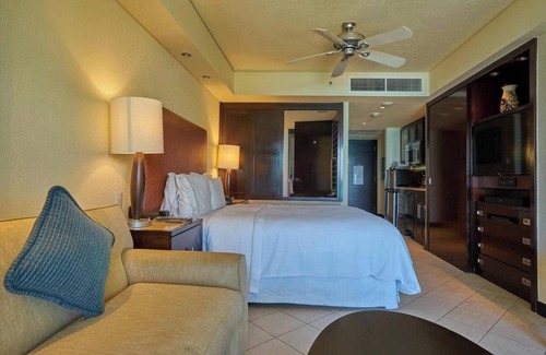 La Isla Resort | The Westin Lagunamar Ocean Resort Beachfront Studio