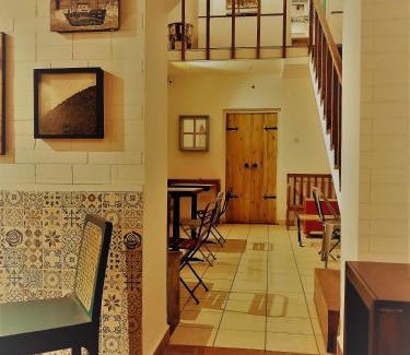 Fontainhas Hostel | The White Balcao