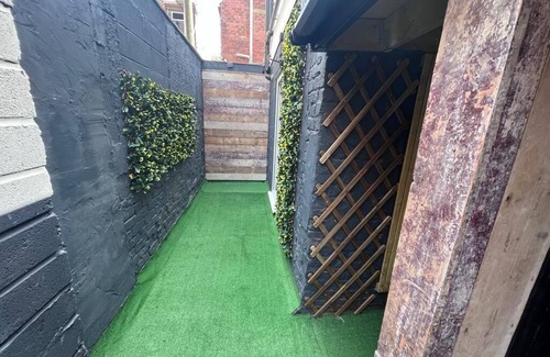 Blackpool Town Center House | The White House New York Suites