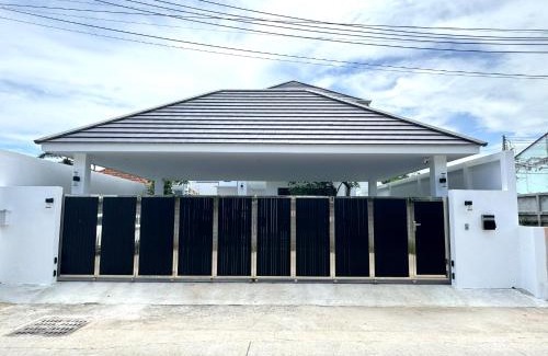 Na Kluea Villa | The White House Pool Villa Pattaya