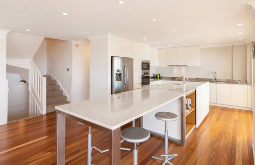 Coolum Beach House | The White House - Spectacular Ocean Views, Central Coolum & WiFi