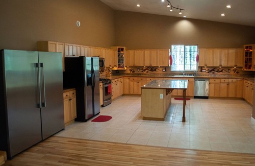 Big Lake House | The Wise Raven Retreat, Peaceful and Spacious Home in Big Lake on a forested lot