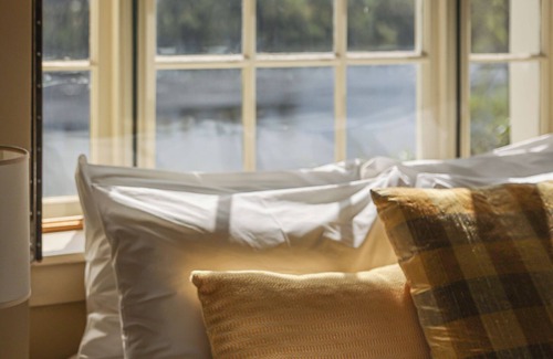 New Norfolk Hotel | The Woodbridge Waterfront Rooms.