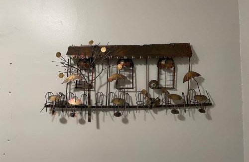 Sharon Apartment | The Yellow-Shuttered House apt B