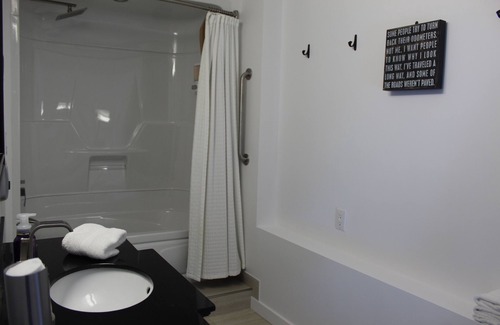 Bamberton Bed & Breakfast | There is No Ocean View Like it. Victoria Only 30 Minutes Away.