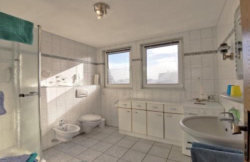 Silberstedt Apartment | Thiessen - Ferienwohnung mit sonnigem Balkon