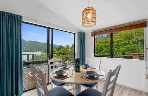 Havelock House | Thirsty Weta Belvue - Havelock Holiday Home