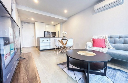 Carlton South Apartment | This apartment is a 2 bedroom(s), 1 bathrooms, located in Melbourne, VIC.