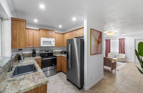 Coral Ridge Isles Apartment | This apartment is a 2 bedroom(s), 2 bathrooms, located in Oakland Park, FL.