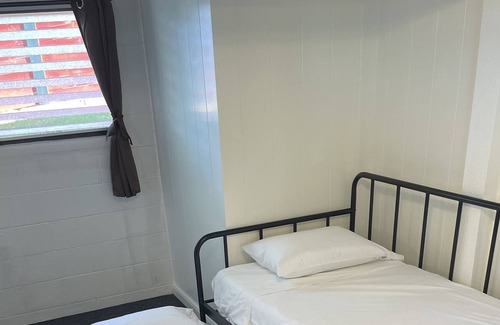 Halawa House | This hideaway is centered right in the middle of Oahu, Hi