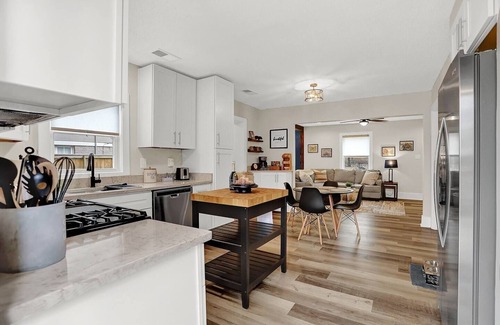 East Memphis House | This house is a 2 bedroom(s), 1 bathrooms, located in Memphis, TN.