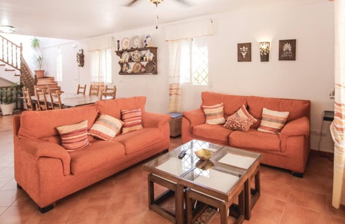 Calabardina House | This impressive vacation chalet with capacity for 10 people and private pool was built in Andalusian