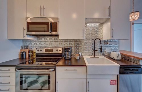Buena Vista Condo | This inviting 2BDR, 1 Bath studio second-floor apartment sleeps up to 6 guests