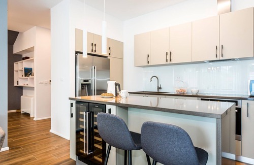 Gornje Planjane House | This luxuriously furnished holiday home is situated on a 1400 m² plot.