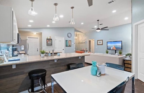 Navarre House | THIS MUST BE THE PLACE-House to Beach in 5 minutes