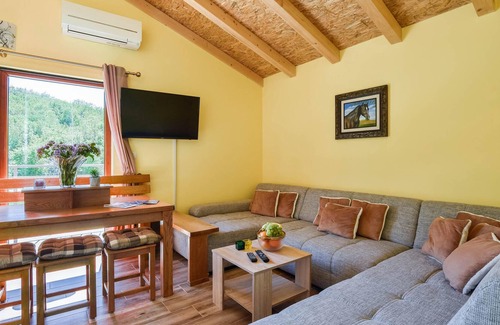 Vrlika House | This vacation home with pool offers you a pleasant stay with views of the mountains and nature.