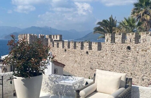 Marmaris City Center Villa | This villa is a 7 bedroom(s), 7.5 bathrooms, located in Marmaris, Muğla.