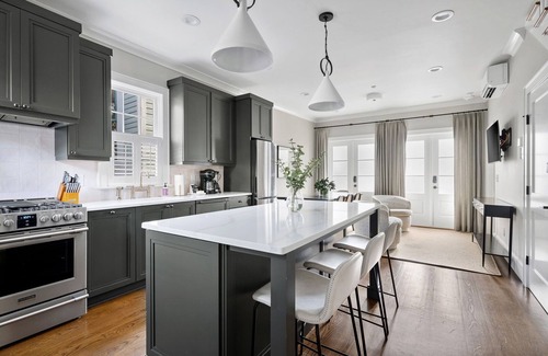 Cannonborough Elliotborough Apartment | Thomas Waring House | Unit D | Sleeps 6