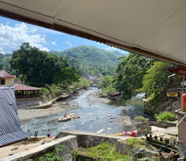 Bukit Lawang Hostel | Thousands of Bottles - Hostel and Trekking