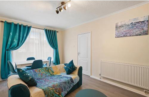 Abbey Wood Apartment | Three Bed near London excel
