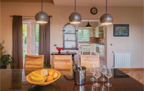 Grubine House | Three-Bedroom Holiday Home In Grubine