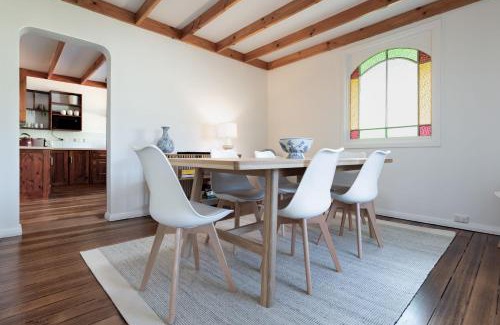 West Launceston House | Thrower Cottage: Gateway to the Cataract Gorge